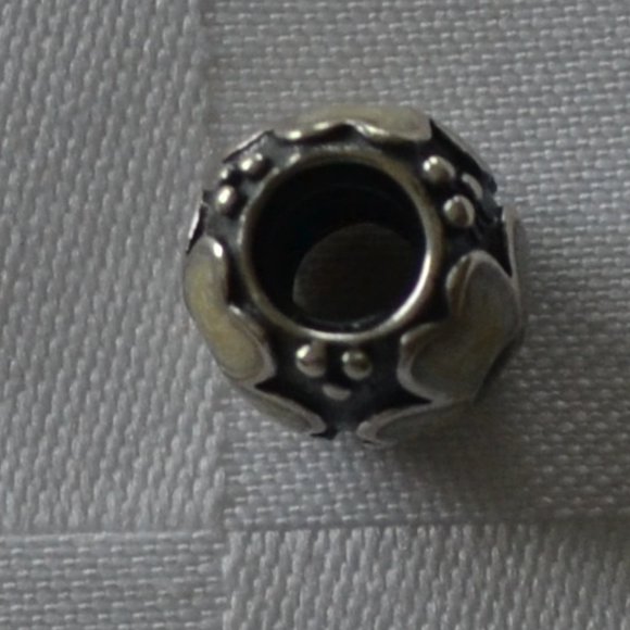 Authentic Pandora Daisy Charm - Picture 5 of 7
